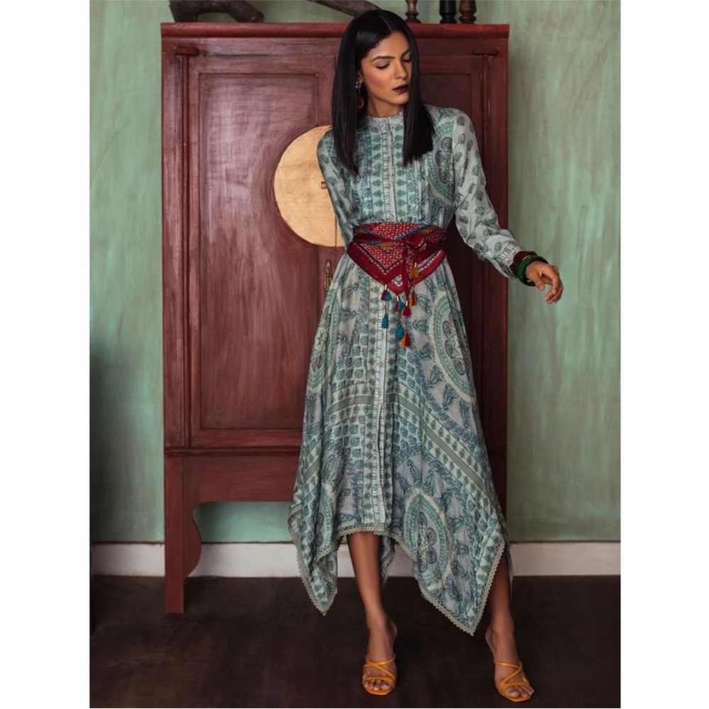 Soft Surroundings Jardin Sage Green Long Sleeve Maxi Dress‎ Handkerchief Hem PS